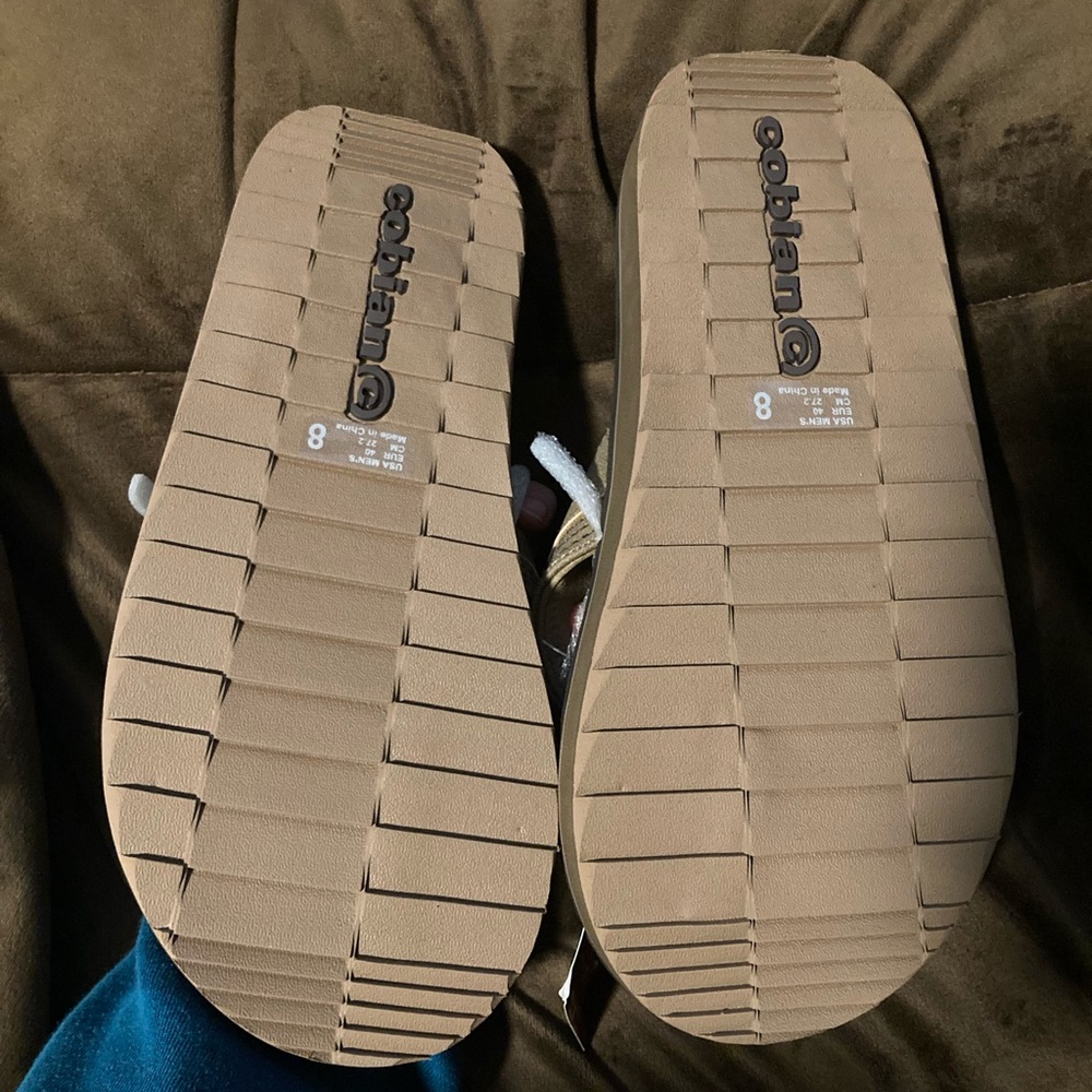 Cobian brand, Tan and Brown, new with tags,size 8,contoured footbed, comfortable - Picture 3 of 7